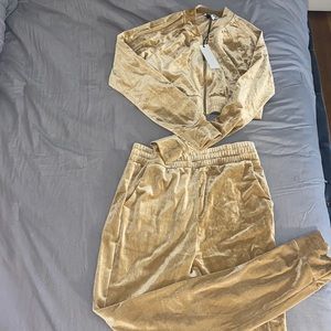 NEVER WORN